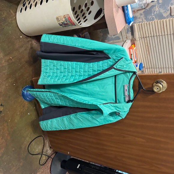 Free Tech Jackets & Blazers - Stylish Teal and Black Women's Puffer Jacket